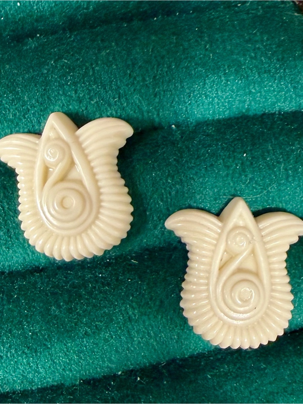 Avon Cream Art Deco Stud Earrings